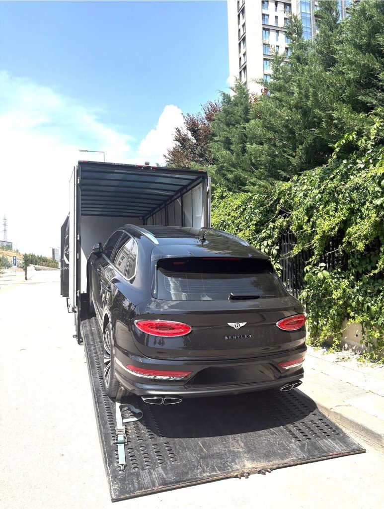 Bağlıca oto kurtarma Aslım Oto Kurtarma ekibi araç taşıma sırasında