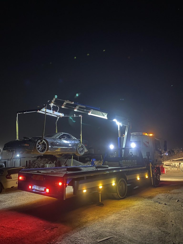 Çayyolu ahtapot çekici Aslım Oto Kurtarma ekibi araç taşıma sırasında