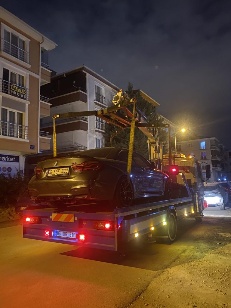 nallıhan ahtapot çekici aslım oto kurtarma ekibi araç taşıma sırasında