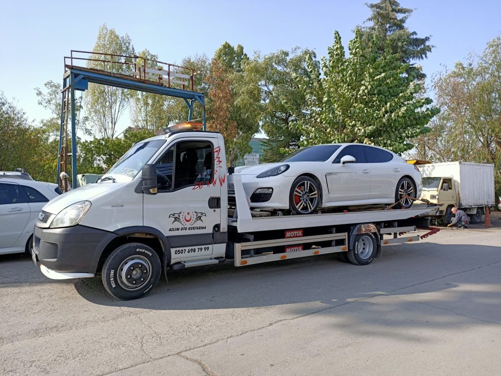 Kalecik oto kurtarma hizmeti – Aslım Oto Kurtarma ekibi kırsal yolda araç çekimi sırasında