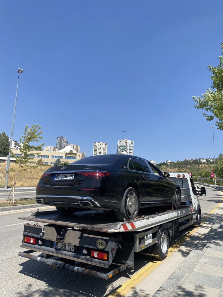  Kızılcahamam oto çekici hizmeti – Aslım Oto Kurtarma ekibi araç taşıma sırasında