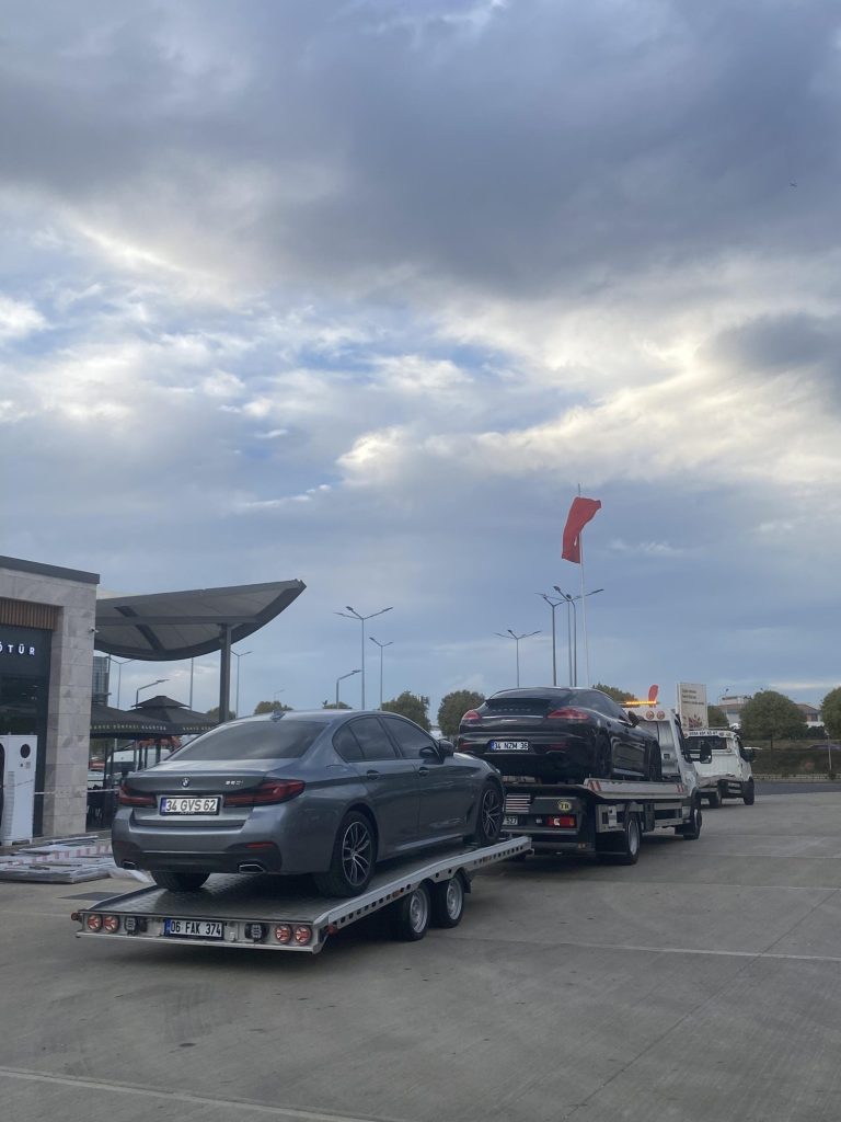 Kızılcahamam oto kurtarma hizmeti – Aslım Oto Kurtarma ekibi araç taşıma sırasında