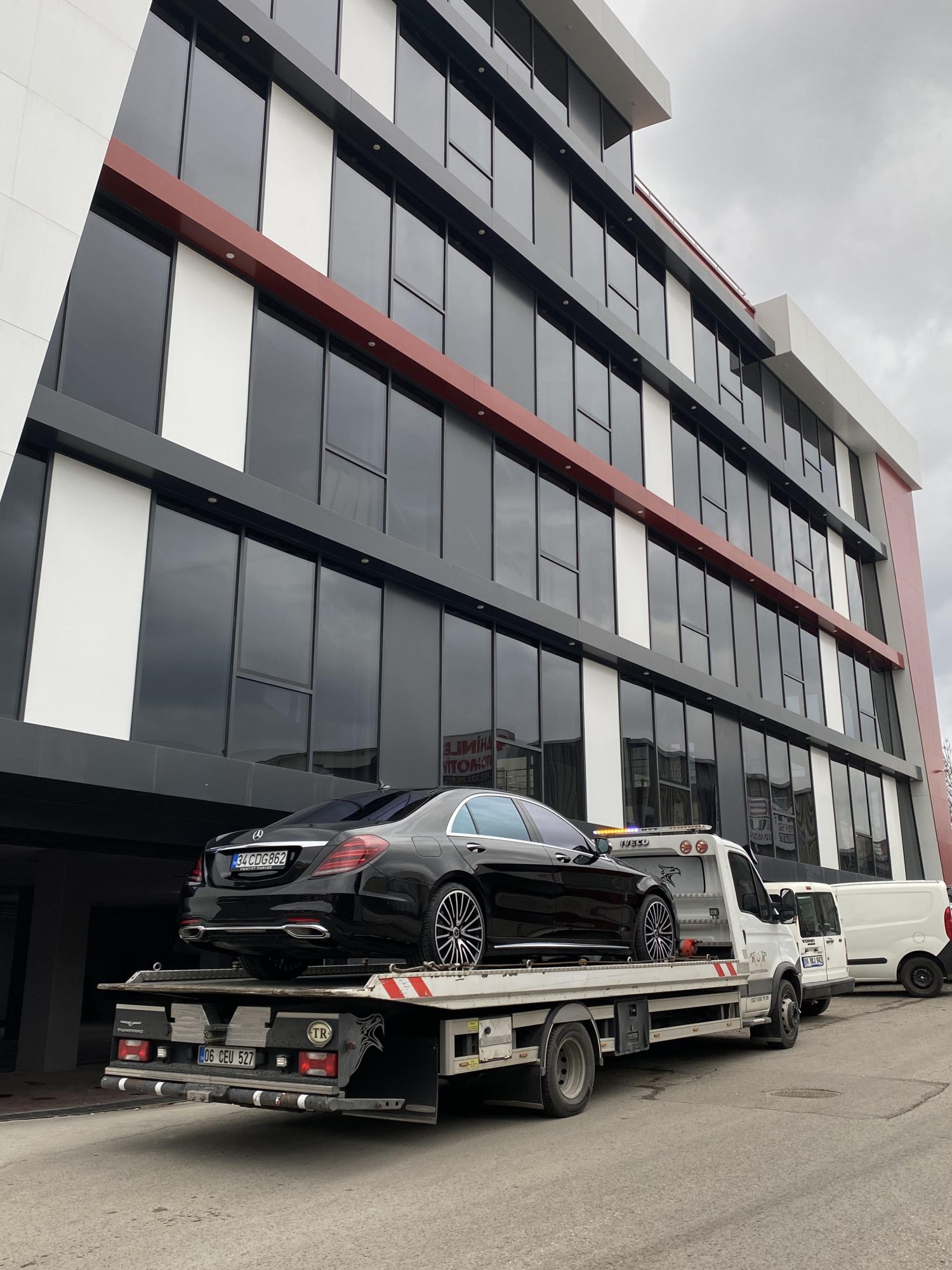 7/24 oto çekici ve yol yardım hizmeti