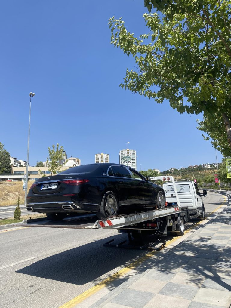 Profesyonel çekici operatörü ve kurtarma ekibi